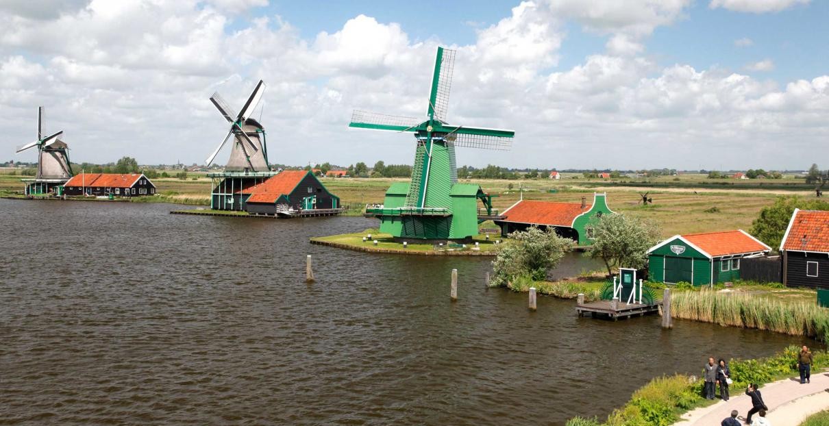 Thanh bình làng cổ Zaanse Schans ở Hà Lan